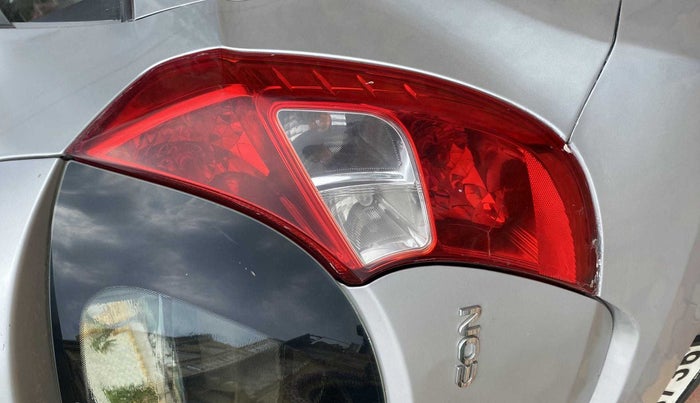 2017 Hyundai Eon ERA +, Petrol, Manual, 81,660 km, Right tail light - Minor damage