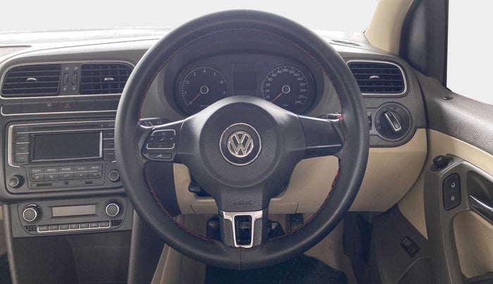 2013 Volkswagen Vento HIGHLINE 1.6 MPI, Petrol, Manual, 84,764 km, Steering Wheel Close Up
