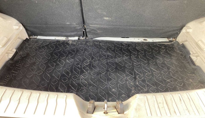 2019 Mahindra XUV 3OO W4 1.5 DIESEL, Diesel, Manual, 90,586 km, Boot Inside