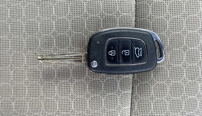 2016 Hyundai Elite i20 MAGNA 1.4 AT, Petrol, Automatic, 16,016 km, Key Close Up