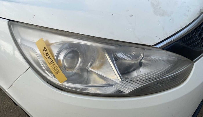 2017 Tata Zest XMS 75PS DIESEL, Diesel, Manual, 1,14,791 km, Right headlight - Faded