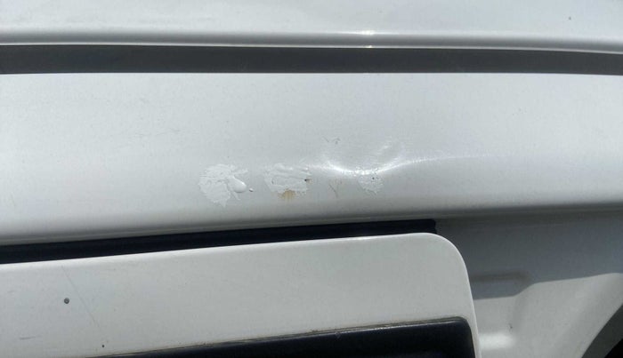 2017 Maruti Alto K10 VXI, CNG, Manual, 1,06,418 km, Right B pillar - Paint is slightly faded