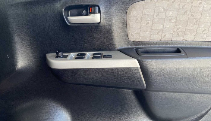2016 Maruti Wagon R 1.0 VXI AMT, Petrol, Automatic, 65,031 km, Driver Side Door Panels Control