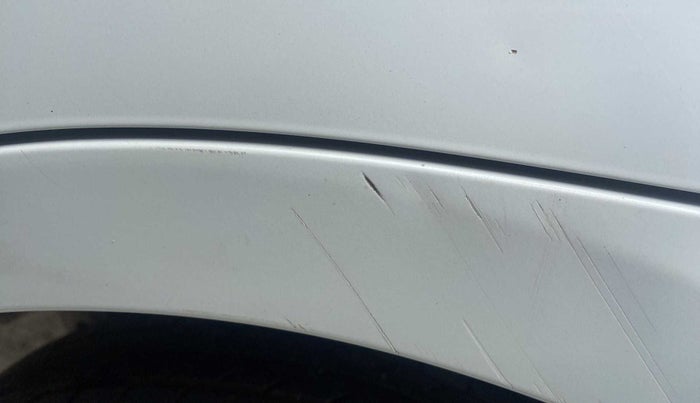 2016 Maruti Swift VXI, Petrol, Manual, 63,411 km, Left C pillar - Minor scratches