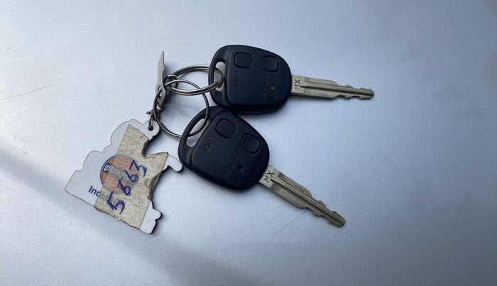 2014 Hyundai Santro Xing GLS, CNG, Manual, 75,826 km, Key Close Up