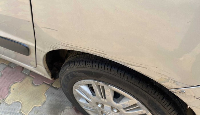 2014 Hyundai Santro Xing GLS, CNG, Manual, 75,826 km, Left quarter panel - Minor scratches