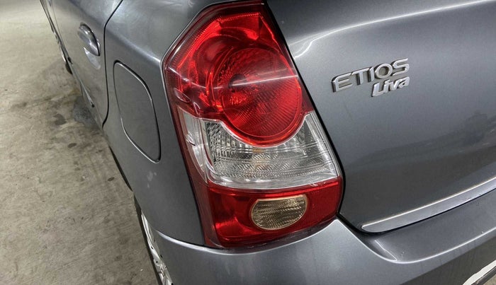 2018 Toyota Etios Liva V, CNG, Manual, 43,408 km, Left tail light - < 2 inches,no. = 2