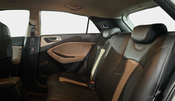 2016 Hyundai Elite i20 ASTA 1.2, Petrol, Manual, 33,374 km, Right Side Rear Door Cabin