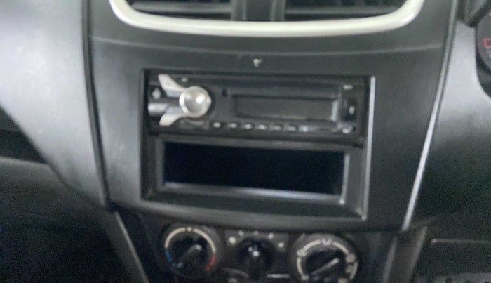 2017 Maruti Swift LXI (O), Petrol, Manual, 36,973 km, Infotainment system - Music system not functional