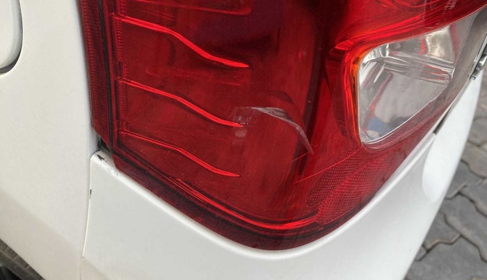 2015 Maruti Wagon R 1.0 VXI, Petrol, Manual, 69,973 km, Left tail light - Minor damage