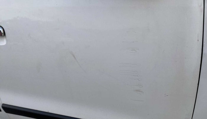2015 Maruti Wagon R 1.0 VXI, Petrol, Manual, 69,973 km, Driver-side door - Slightly rusted