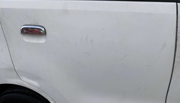 2015 Maruti Wagon R 1.0 VXI, Petrol, Manual, 69,973 km, Right rear door - Slightly rusted