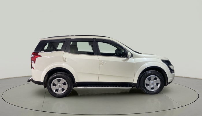 2019 Mahindra XUV500 W7, Diesel, Manual, 43,994 km, Right Side View