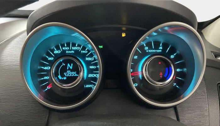 2019 Mahindra XUV500 W7, Diesel, Manual, 43,994 km, Odometer Image