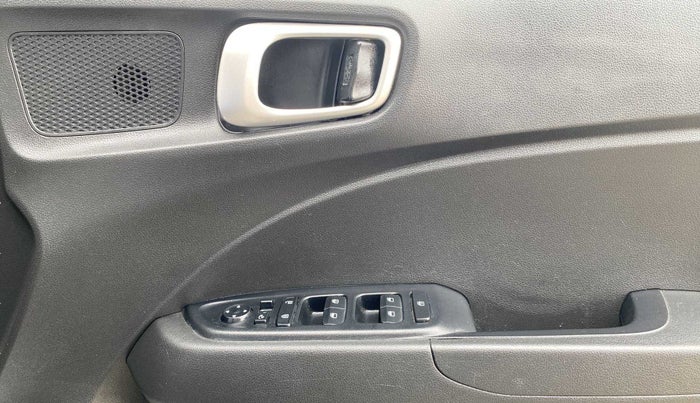 2019 Hyundai VENUE SX 1.0 TURBO, Petrol, Manual, 29,243 km, Driver Side Door Panels Control