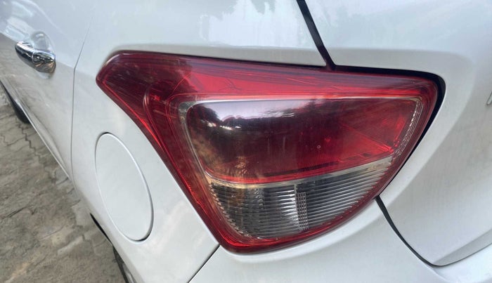 2018 Hyundai Grand i10 MAGNA AT 1.2 KAPPA VTVT, Petrol, Automatic, 23,073 km, Left tail light - Minor damage