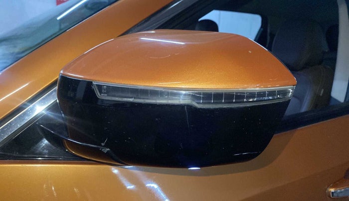 2019 Tata Harrier XZ 2.0L, Diesel, Manual, 28,312 km, Left rear-view mirror - Indicator light has minor damage