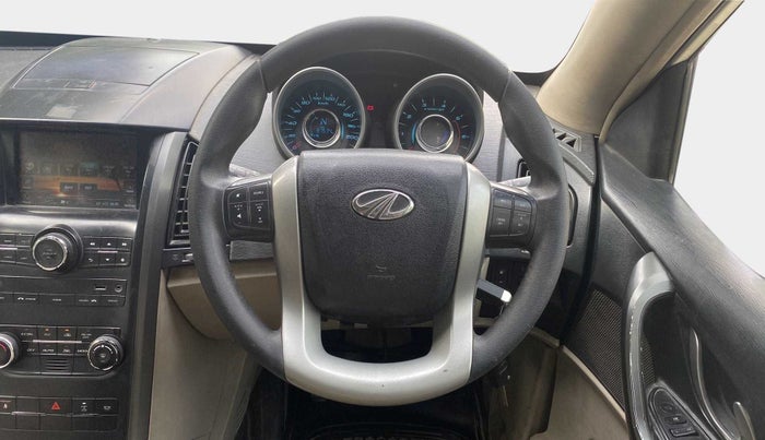 2017 Mahindra XUV500 W6, Diesel, Manual, 88,697 km, Steering Wheel Close Up