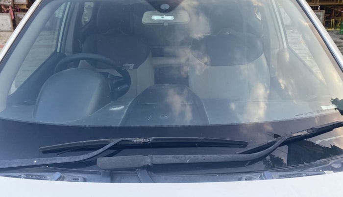 2017 Mahindra XUV500 W6, Diesel, Manual, 87,622 km, Front windshield - Nozzle alignment