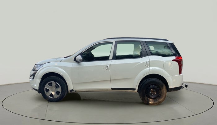 2017 Mahindra XUV500 W6, Diesel, Manual, 88,697 km, Left Side