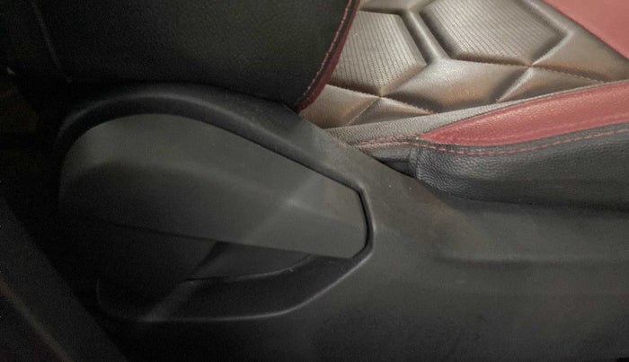 2022 Nissan MAGNITE XE, Petrol, Manual, 8,125 km, Driver Side Adjustment Panel