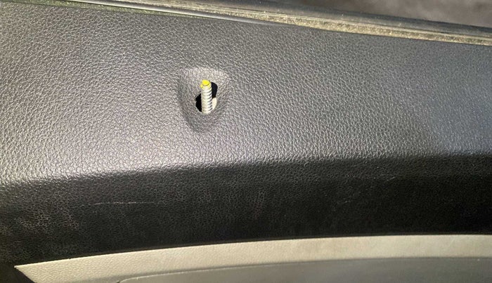 2019 Renault TRIBER RXZ, Petrol, Manual, 85,305 km, Left front window switch / handle - Minor damage
