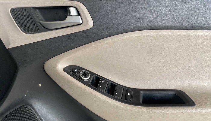 2014 Hyundai Elite i20 SPORTZ 1.2, Petrol, Manual, 28,802 km, Driver Side Door Panels Control