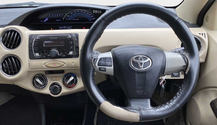 2017 Toyota Etios Liva VX, Petrol, Manual, 47,817 km, Steering Wheel Close Up