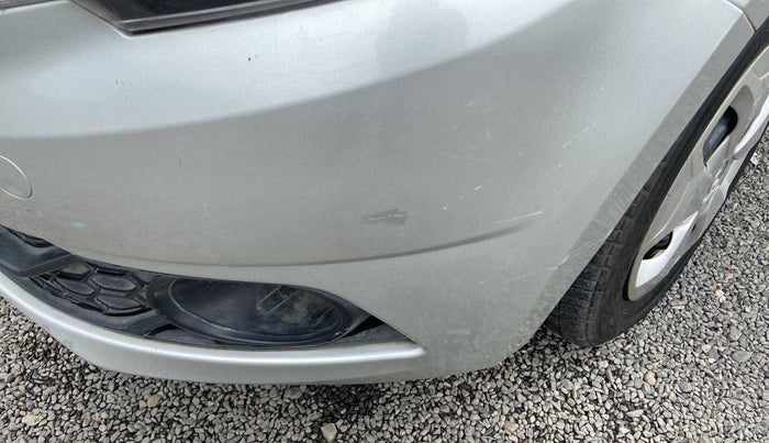 2016 Tata Tiago XT PETROL, Petrol, Manual, 60,104 km, Front bumper - Minor scratches