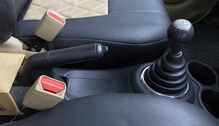 2015 Honda Amaze 1.2L I-VTEC S, CNG, Manual, 45,730 km, Gear Lever