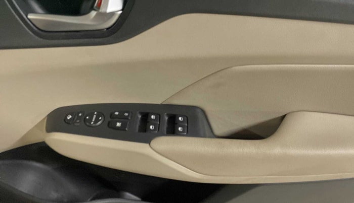 2019 Hyundai Verna 1.6 VTVT SX O, Petrol, Manual, 33,202 km, Driver Side Door Panels Control