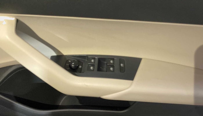 2022 Volkswagen VIRTUS GT PLUS TSI 1.5 EVO DSG, Petrol, Automatic, 8,019 km, Driver Side Door Panels Control
