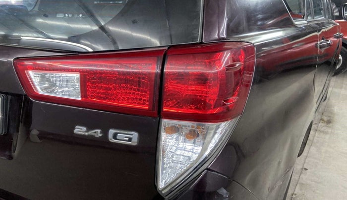 2020 Toyota Innova Crysta 2.4 GX AT 7 STR, Diesel, Automatic, 49,956 km, Right tail light - Minor scratches
