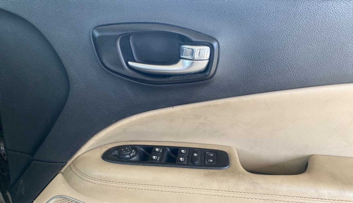 2018 Jeep Compass LONGITUDE (O) 2.0 DIESEL, Diesel, Manual, 53,759 km, Driver Side Door Panels Control