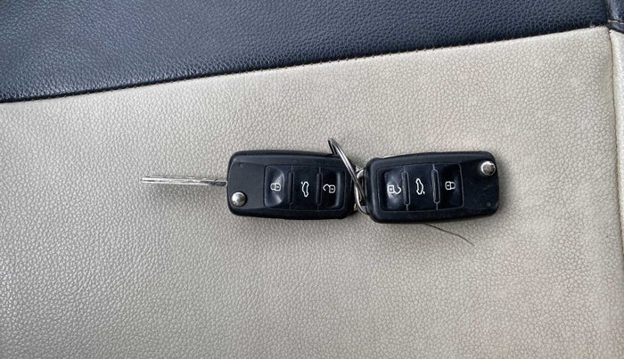 2017 Volkswagen Ameo HIGHLINE1.2L PLUS 16 ALLOY, Petrol, Manual, 57,671 km, Key Close Up