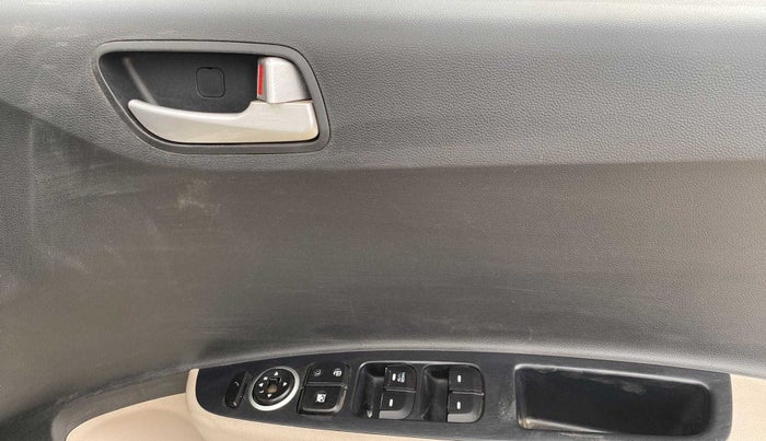 2016 Hyundai Xcent S 1.2, Petrol, Manual, 56,775 km, Driver Side Door Panels Control