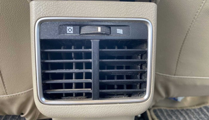 2018 Maruti Ciaz ZETA 1.4  MT PETROL, Petrol, Manual, 98,371 km, AC Unit - Front vent has minor damage