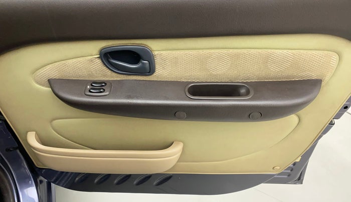 2011 Hyundai Santro Xing GLS, Petrol, Manual, 91,467 km, Driver Side Door Panels Control