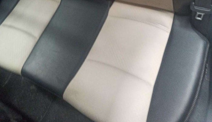 2019 Hyundai NEW SANTRO SPORTZ MT, Petrol, Manual, 35,444 km, Second-row left seat - Cover slightly stained