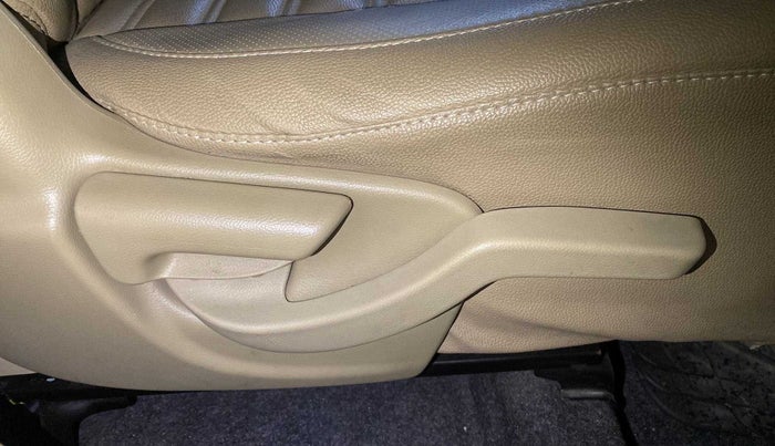 2018 Honda Brio S(O) MT, Petrol, Manual, 19,075 km, Driver Side Adjustment Panel