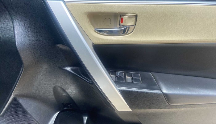 2019 Toyota Corolla Altis VL CVT PETROL, Petrol, Automatic, 10,644 km, Driver Side Door Panels Control