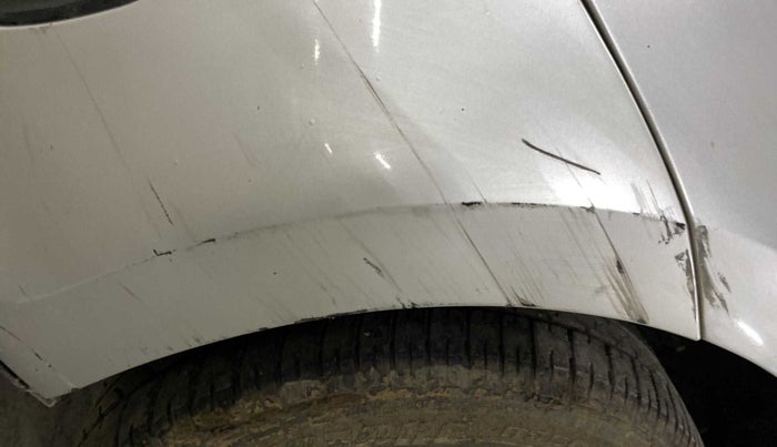 2014 Volkswagen Polo COMFORTLINE 1.2L, Petrol, Manual, 86,874 km, Front bumper - Paint has minor damage