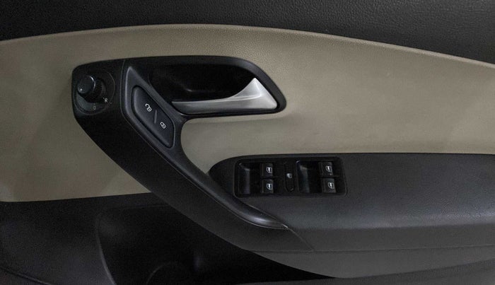 2014 Volkswagen Polo COMFORTLINE 1.2L, Petrol, Manual, 86,874 km, Driver Side Door Panels Control