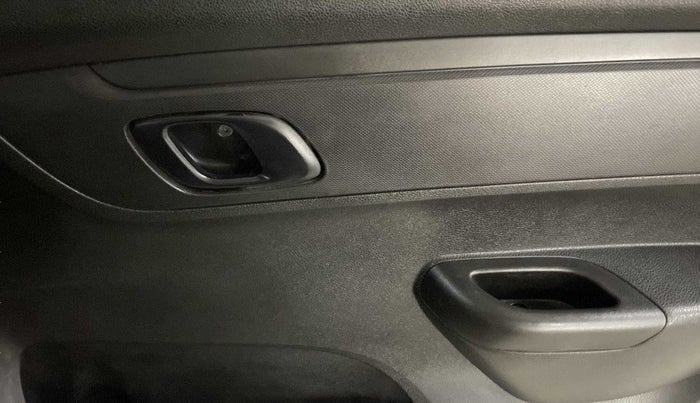 2018 Renault Kwid RXT 0.8, Petrol, Manual, 39,231 km, Driver Side Door Panels Control