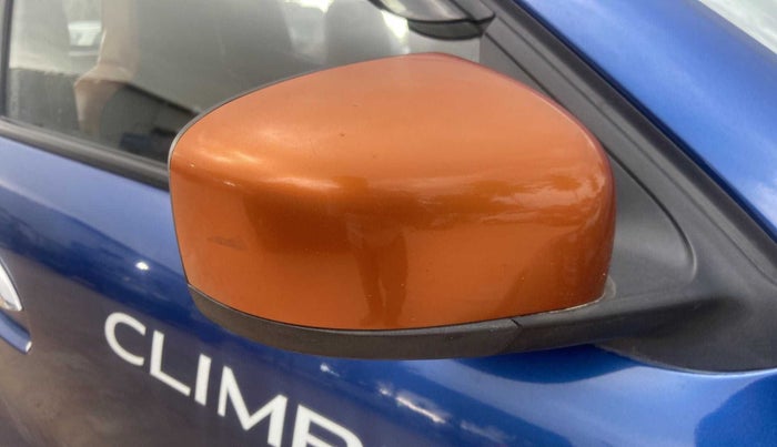2019 Renault Kwid CLIMBER 1.0 AMT, Petrol, Automatic, 8,930 km, Right rear-view mirror - Minor noise