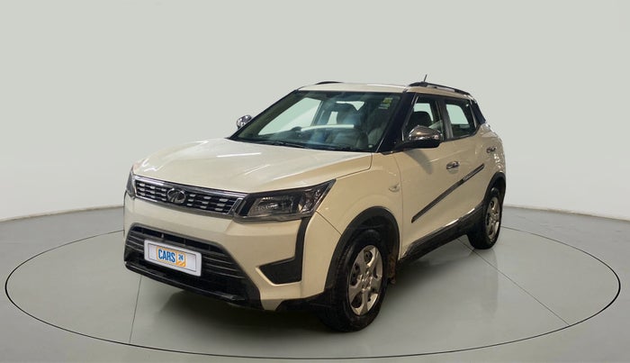 2020 Mahindra XUV300 W6 1.2 PETROL, Petrol, Manual, 29,125 km, Left Front Diagonal