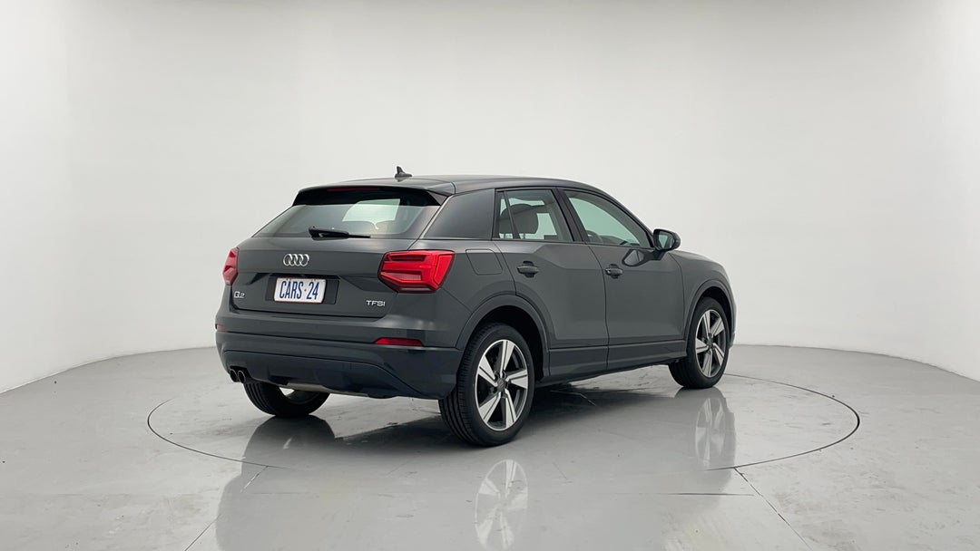 Right Back Diagonal (45- Degree) View