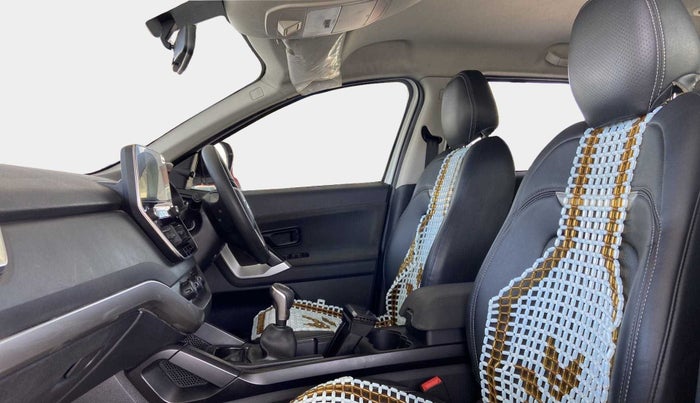 2019 Tata Harrier XM 2.0L KRYOTEC, Diesel, Manual, 63,430 km, Right Side Front Door Cabin