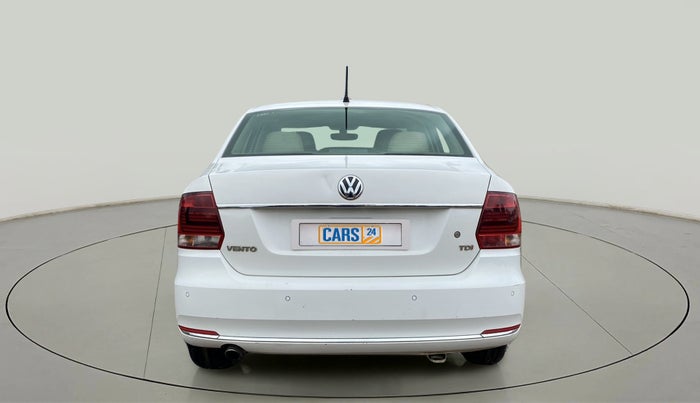 2016 Volkswagen Vento HIGHLINE PLUS 1.5 AT 16 ALLOY, Diesel, Automatic, 57,000 km, Back/Rear