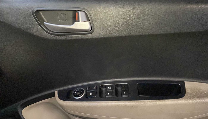 2016 Hyundai Grand i10 SPORTZ 1.2 KAPPA VTVT, Petrol, Manual, 46,189 km, Driver Side Door Panels Control